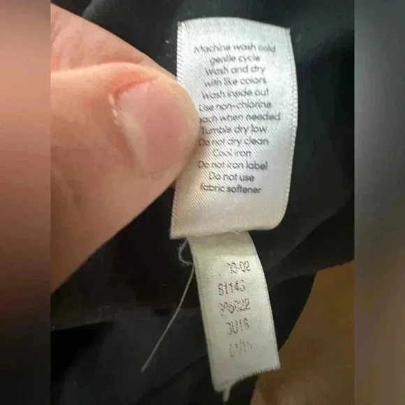 Athleta Black Leggings With Pockets Perforated Bottom Women’s Size Small - Picture 8 of 10